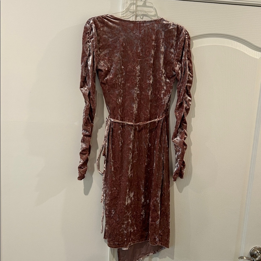 Leith Velvet Wrap Dress in Mauve - Picture 5 of 5